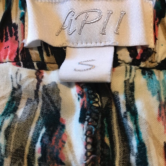 APII MultiColor Shorts With Lace And Pockets - Picture 3 of 4